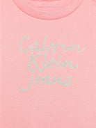 T-shirt con stampa per neonata Calvin Klein Kids rosa con orlo dritto - Rubino Kids