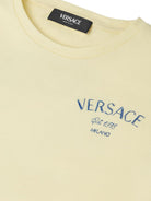 T-shirt per bambino Versace Kids Milano Stamp giallo con stampa logo sul petto - Rubino Kids